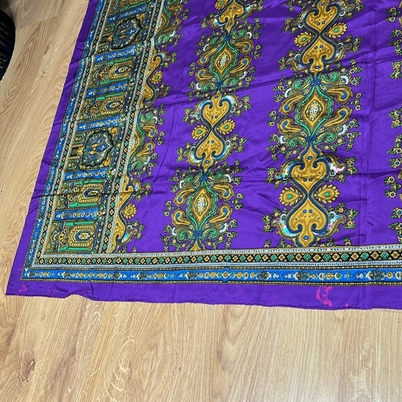 Christian Dior Rare Vintage 55” x 53” Extra Large Silk Shawl Wrap Scarf - Picture 12 of 13